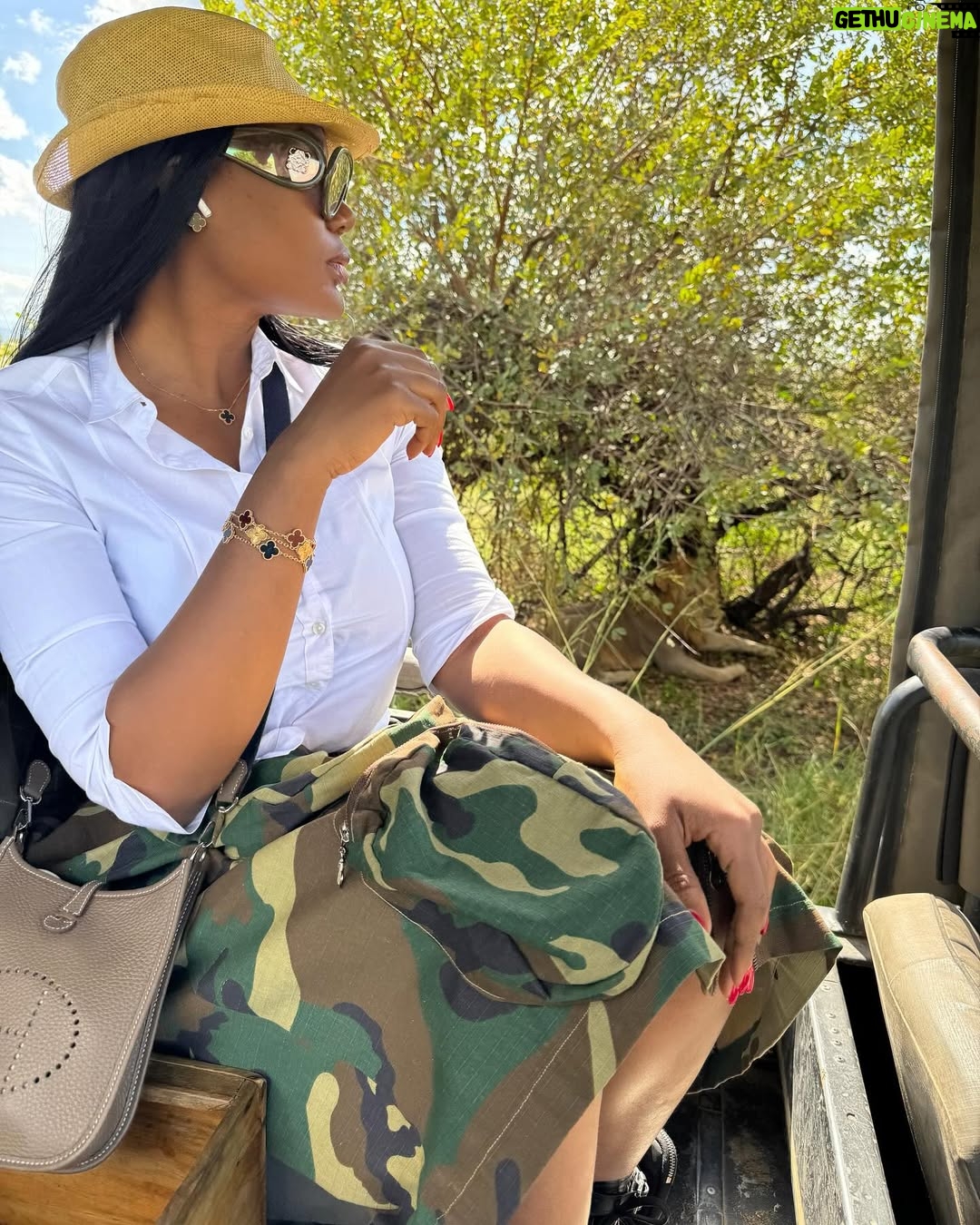 Sandra Ankobiah - 9.9K Likes - When I met the King of the jungle (and the other habitants)!