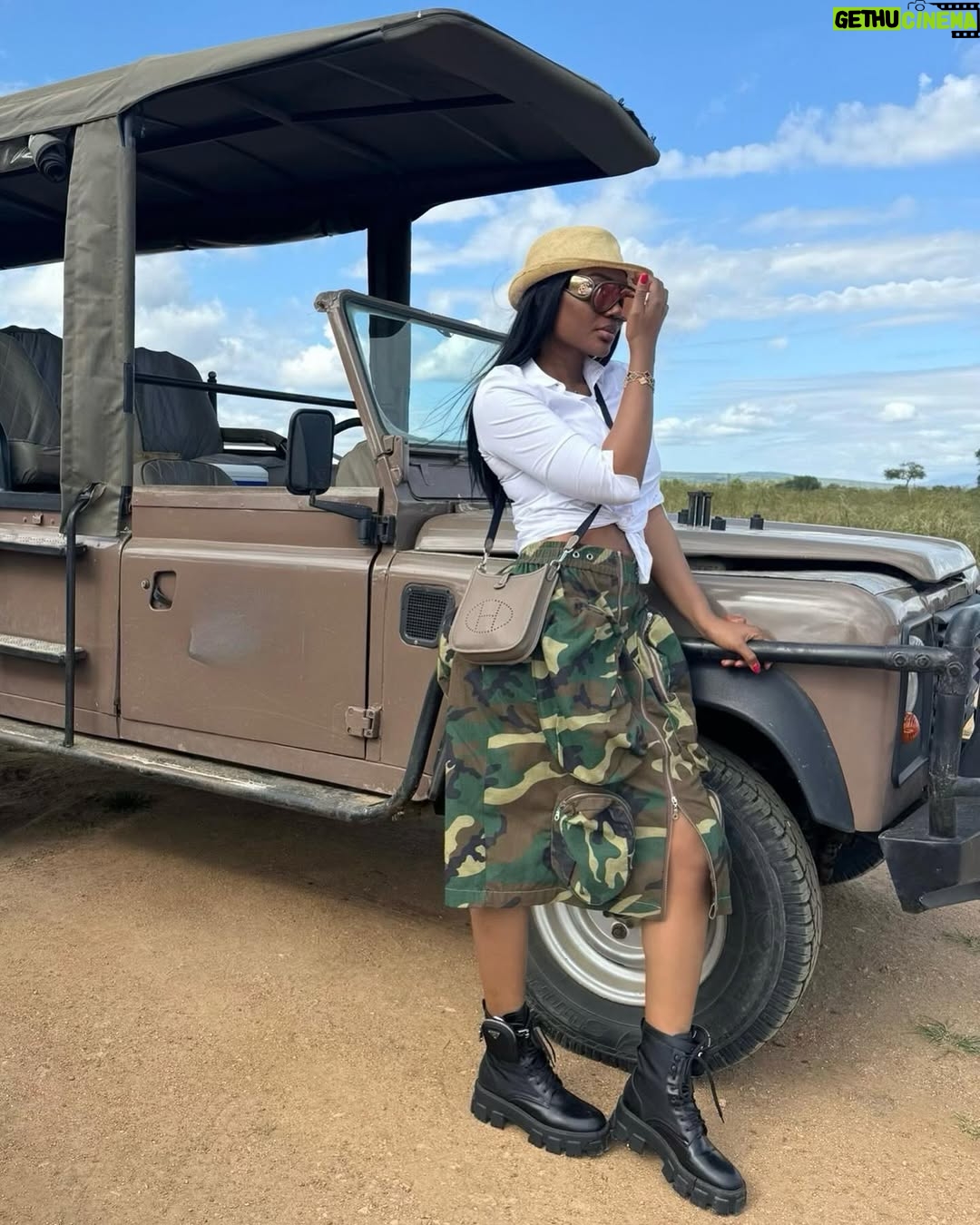 Sandra Ankobiah - 9.9K Likes - When I met the King of the jungle (and the other habitants)!