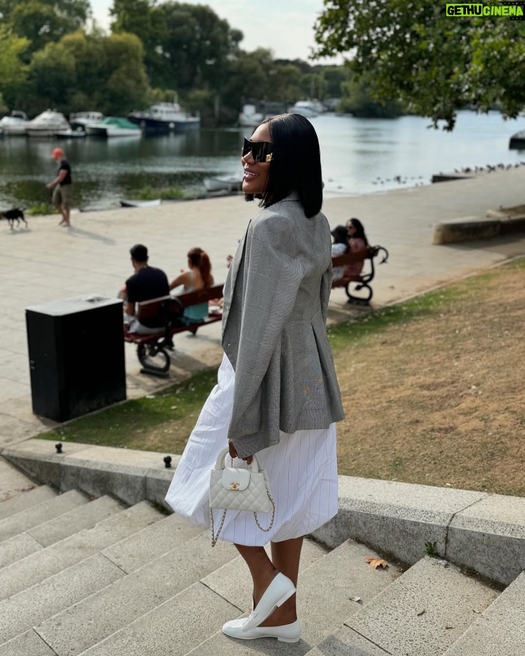 Sandra Ankobiah - 14.5K Likes - Live. Love. London
Cc @tinahjo š¤
@chanelofficial bag sourced by @lena_luxe_