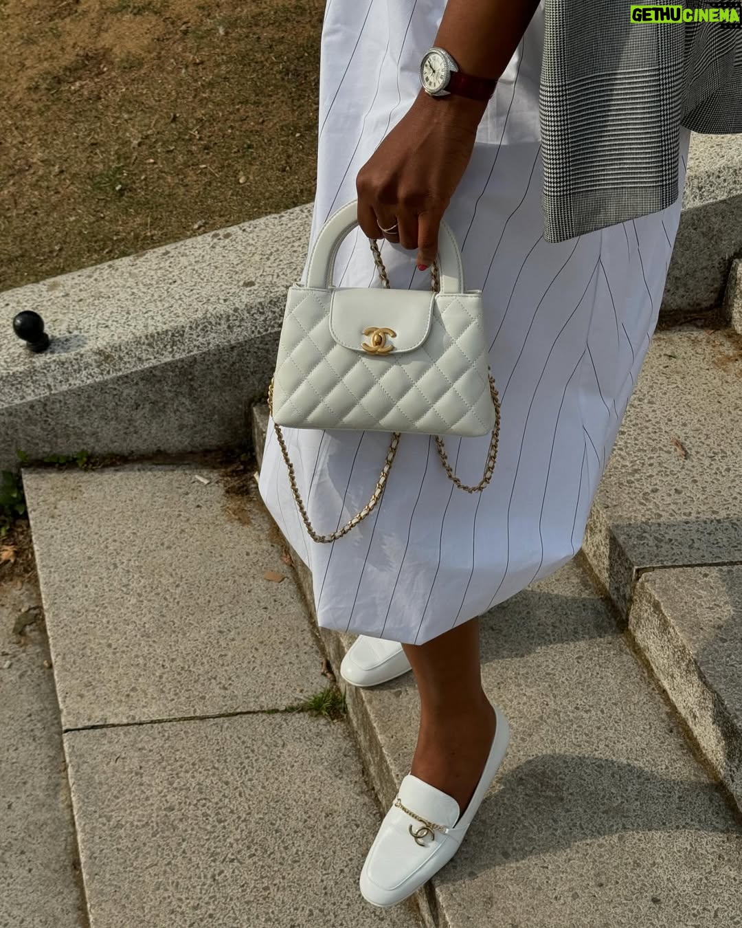 Sandra Ankobiah - 14.5K Likes - Live. Love. London
Cc @tinahjo š¤
@chanelofficial bag sourced by @lena_luxe_
