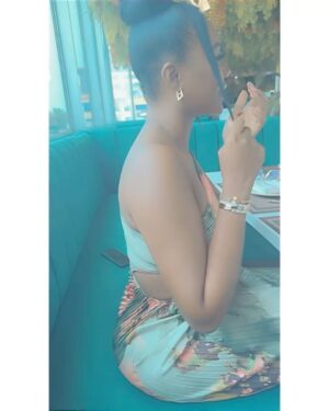 Sandra Ankobiah Instagram - Sunday, brunch day 😁

Hair by @oh_my_hairr