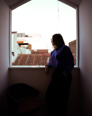 Sandra Barneda Instagram - Atardecer siempre me das nostalgia, me hueles a despedidas, a noches de intimidad que recibo con ganas de risas, conversaciones y besos escondidos de la luz del día.
Atardeceres así os veo…