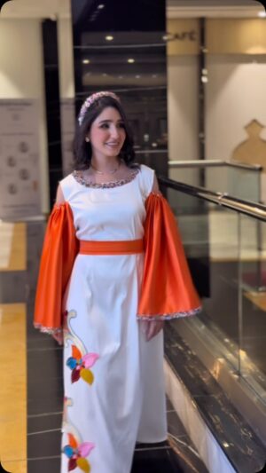 Sandy Jamal Instagram - اخر وحده برمضان لبست كلابيه😀