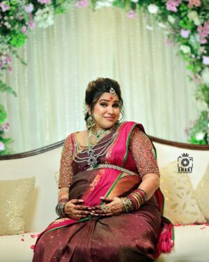 Sangeetha V Instagram - Holding a world of love inside❤️
.
.
.

Decoration @smart_decors.in 
📷 @smartdecors_photography 
Doll @crafty_treasure_ 

Maternity is a journey must be framed for lifetime. 

For Bookings 👉  91 98414 21111 / 98847 02222
.
.
#maternityphotoshoot #maternityphotography #bumpshoot #newborn  #babyshoot #familyshoot #baby #love #maternityfashion #maternity #motherhood #babyphotography #momtobe #parentstobe #kidsphotography #familyphotos
#photographylovers #photoshootideas #photographersofinstagram #photooftheday #bumplife #babyshootsphotography