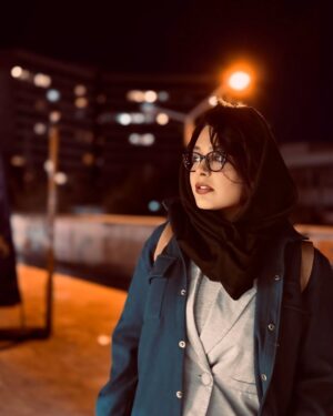 Sania Salari Instagram - خواب دیده ام خانه ای خریده ام
بی پرده ، بی پنجره ،  بی در ، بی دیوار 
هی بخند !
بی پرده بگویمت.:
چیزی نمانده است
من چهل ساله خواهم شد .
#سید_علی_صالحی
عکس ها .....حتما که
@asalmoj73