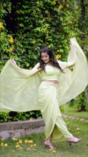 Saniya Babu Instagram - INFRAME : @saniya_babu_official
PHOTOGRAPHY : @visanth_p_venu_here
DOP : @afsal__sharafudheen
MUA : @sara_sabitha
COSTUME DESIGNER : @smruthy_simon
CUTS : @visanth_p_venu_here
