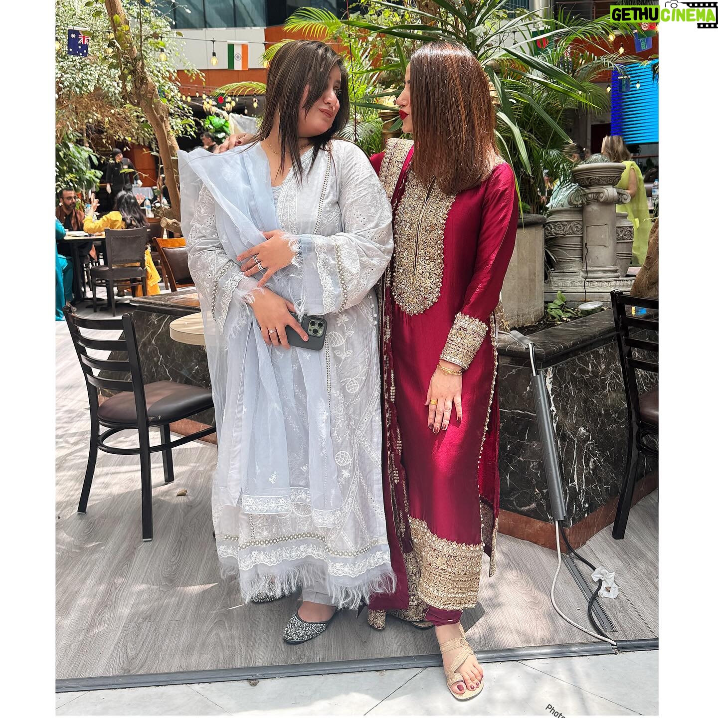 Saniya Shamshad - 10.2K Likes - Arre bhaisahab, laal to kuch zyada hi ho gaya na! 😬🤭
#eid2025