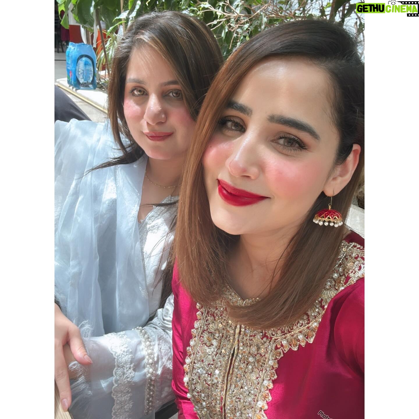 Saniya Shamshad - 10.2K Likes - Arre bhaisahab, laal to kuch zyada hi ho gaya na! 😬🤭
#eid2025