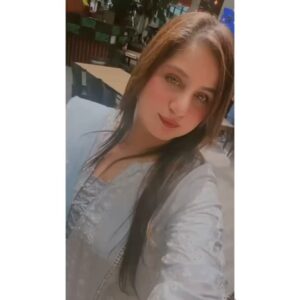 Saniya Shamshad Instagram - Arre bhaisahab, laal to kuch zyada hi ho gaya na! 😬🤭

#eid2025