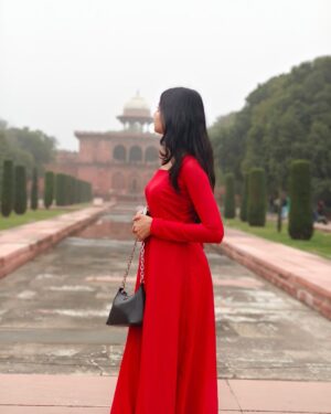 Sanjana Instagram - I just want to create pretty things And Ignore all my adult problems. ❤️🫠

#ownstiching #outfitoftheday #outfitfromscratch #tajmahal #red #instapost