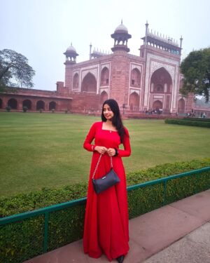 Sanjana Instagram - I just want to create pretty things And Ignore all my adult problems. ❤️🫠

#ownstiching #outfitoftheday #outfitfromscratch #tajmahal #red #instapost