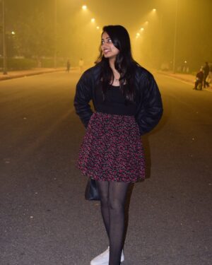 Sanjana Instagram - 🖤🌸

#delhi #instapost