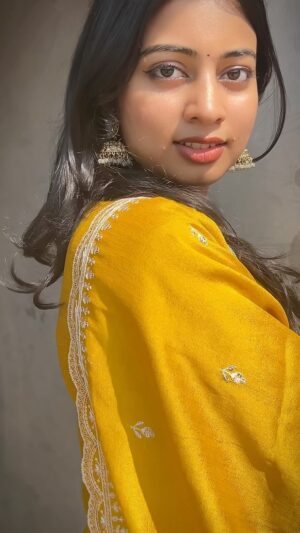 Sanjana Instagram - 💛🫶🏻

#yellow #instadaily