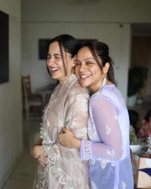 Sanjeeda Sheikh Instagram - Eid Mubarak ❤️ 
Wearing @anfa_couture