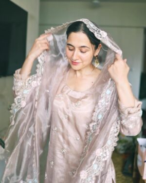 Sanjeeda Sheikh Instagram - Eid Mubarak ❤️ 
Wearing @anfa_couture