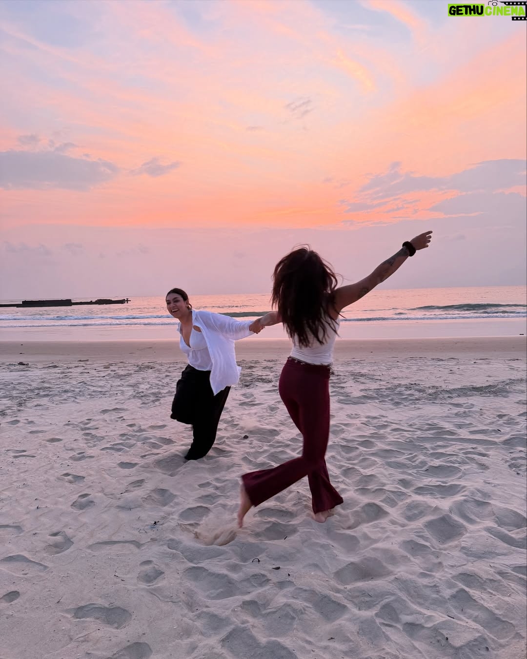 Santoshi Shetty - 6.9K Likes - a bit of my urru 🥥🥹🌸✨
I revisited Mangalore after a long time — a place where I spent most of my childhood summer vacations, visited temples with my grandma, cribbed about the heat, squeezed in lots of playtime, and indulged in kori roti and gadbad ice cream all the time. Uff, nostalgia hit me hard! My heart is overflowing with love and gratitude for this place and everything it has given me. Thank you for the soul & core memories and for all the grounding 🩵✨
