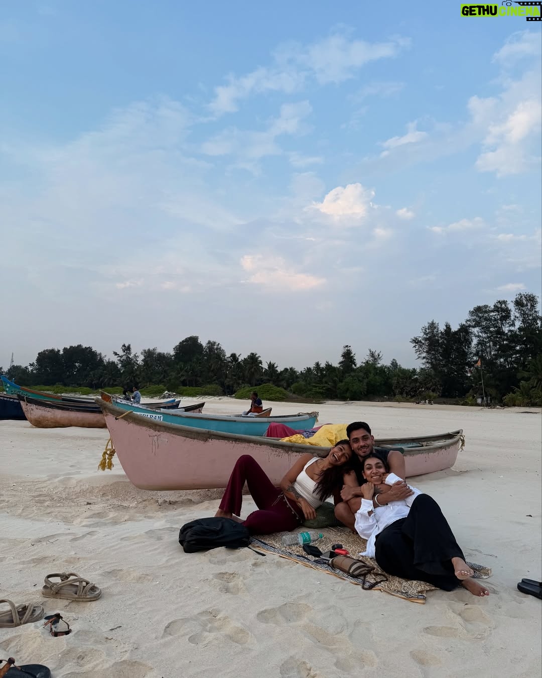 Santoshi Shetty - 6.9K Likes - a bit of my urru 🥥🥹🌸✨
I revisited Mangalore after a long time — a place where I spent most of my childhood summer vacations, visited temples with my grandma, cribbed about the heat, squeezed in lots of playtime, and indulged in kori roti and gadbad ice cream all the time. Uff, nostalgia hit me hard! My heart is overflowing with love and gratitude for this place and everything it has given me. Thank you for the soul & core memories and for all the grounding 🩵✨