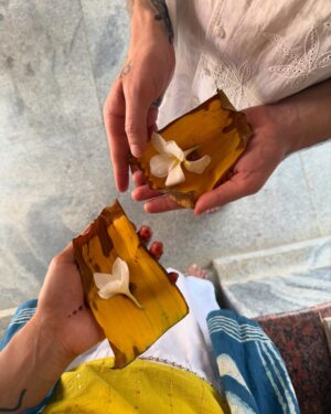 Santoshi Shetty Instagram - a bit of my urru 🥥🥹🌸✨

I revisited Mangalore after a long time — a place where I spent most of my childhood summer vacations, visited temples with my grandma, cribbed about the heat, squeezed in lots of playtime, and indulged in kori roti and gadbad ice cream all the time. Uff, nostalgia hit me hard! My heart is overflowing with love and gratitude for this place and everything it has given me. Thank you for the soul & core memories and for all the grounding 🩵✨