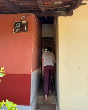 Santoshi Shetty Instagram - a bit of my urru 🥥🥹🌸✨

I revisited Mangalore after a long time — a place where I spent most of my childhood summer vacations, visited temples with my grandma, cribbed about the heat, squeezed in lots of playtime, and indulged in kori roti and gadbad ice cream all the time. Uff, nostalgia hit me hard! My heart is overflowing with love and gratitude for this place and everything it has given me. Thank you for the soul & core memories and for all the grounding 🩵✨