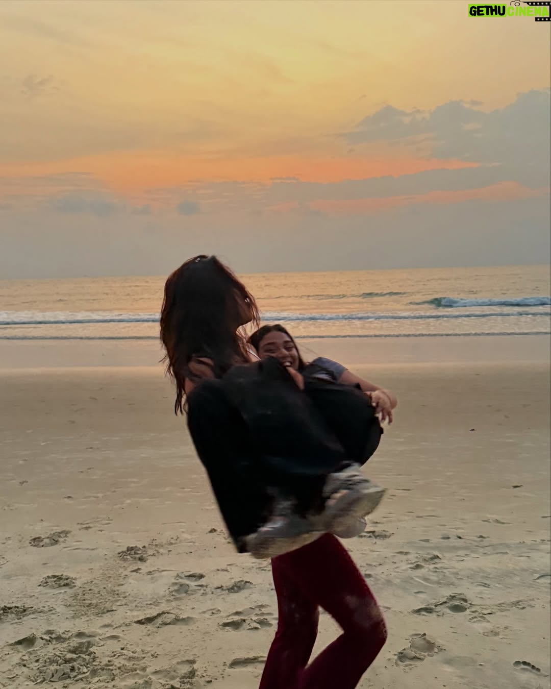 Santoshi Shetty - 6.9K Likes - a bit of my urru 🥥🥹🌸✨
I revisited Mangalore after a long time — a place where I spent most of my childhood summer vacations, visited temples with my grandma, cribbed about the heat, squeezed in lots of playtime, and indulged in kori roti and gadbad ice cream all the time. Uff, nostalgia hit me hard! My heart is overflowing with love and gratitude for this place and everything it has given me. Thank you for the soul & core memories and for all the grounding 🩵✨