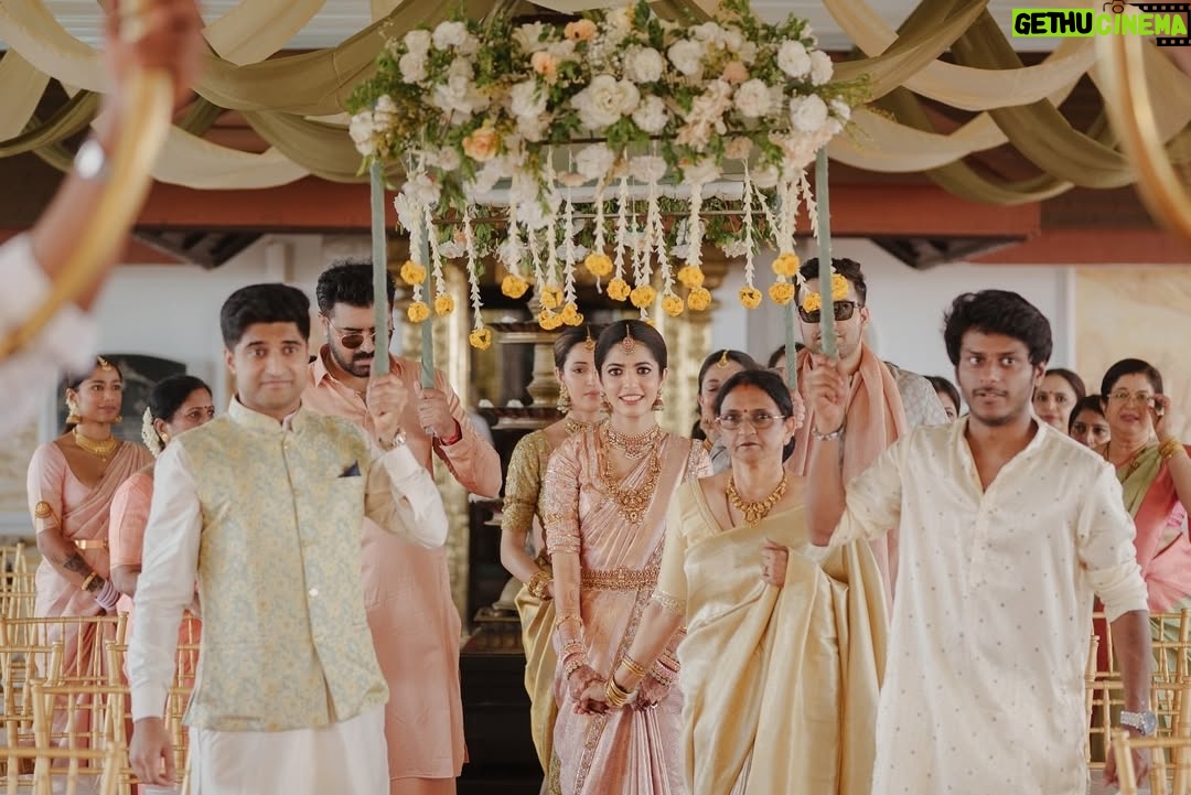 Santoshi Shetty - 6.6K Likes - Postcards from my Bhai Ki Mangalorean Wedding 🥹😍✨
Congratulations my babies @siddharth.shetty & @ridhima.shetty ❤️🦋💫