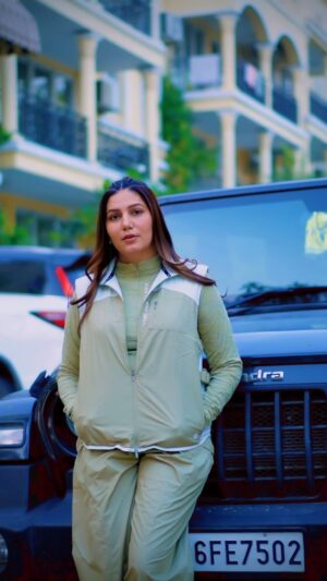 Sapna Choudhary Instagram - सुन बावली 🤫 

👗@nike 
🥿 @stevemaddenindia 

#sapnachoudhary #desiqueen #positivevibes #reels #trending #instagood #instagram #trendingreels #vashikaran #thankgodforeverything