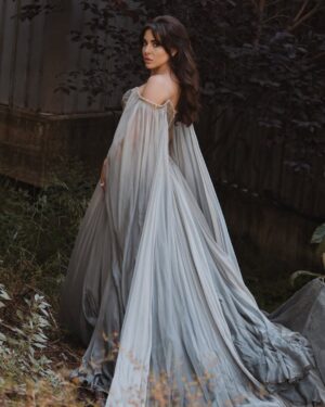 Sara Abi Kanaan Instagram - Wedding season 💃🏼
•
موسم الأعراس بلش ! عقبالكن 😍
•
Dress @esposagroup @esposaprive @kristieromanosatelier 
Hair @simonelmendelek 
Makeup @makeupbyomz 
Photographer @marcmarounphotography