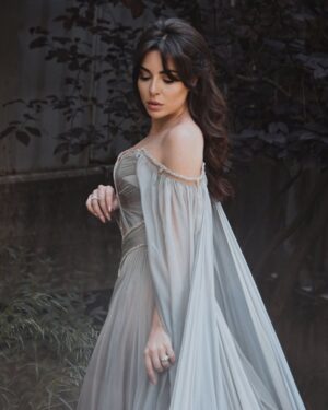 Sara Abi Kanaan Instagram - Wedding season 💃🏼
•
موسم الأعراس بلش ! عقبالكن 😍
•
Dress @esposagroup @esposaprive @kristieromanosatelier 
Hair @simonelmendelek 
Makeup @makeupbyomz 
Photographer @marcmarounphotography