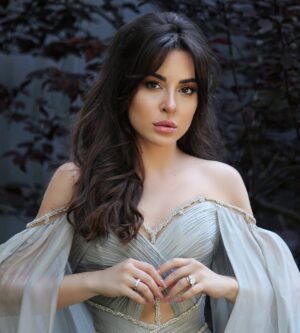 Sara Abi Kanaan Instagram - 👼🏻 or 😈 ?