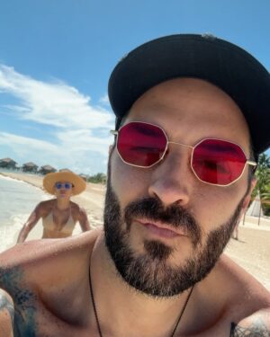 Sara Corrales Instagram - Un año juntos celebrando todas nuestras inolvidables locuras y experiencias 😂 Gracias papacito mío por llenar mis días de amor, risas y los mejores momentos de mi vida. No puedo esperar por todo lo que se nos viene. Feliz primer aniversario, mi amor, ¡esto apenas comienza! ❤️✨. @damianpasquini