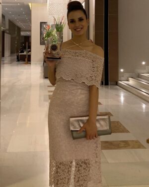 Sara Lalama Instagram - سعيدة جدا بتكريمي في تونس البلد الشقيق ، شكرا سوسة على منحي أفضل شخصية رمضانية، شرف ليا كل هاته التتويجات ، ان شاء الله راح تخليني نقدم الافضل دائما لكل محبيني ❤️ très contente d'avoir eu ces prix en tunisie, merci Sousse de m'avoir attribué le prix de "meilleure personnalité de ramdan" grand honneur pour moi, je ne vous donnerez que le meilleur de moi meme les projets a venir 🙏❤️inchallah