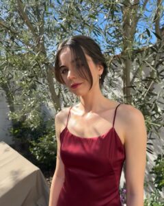Actress Sarah Desjardins HD Photos and Wallpapers April 2025
