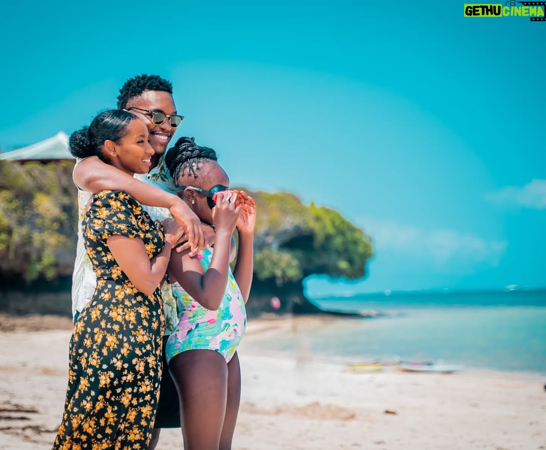Sarah Hassan - 23K Likes - THANK YOU for watching and making Family Vacation such a success šš¾
We appreciate all of you and the love we have received š„°
#FamilyVacation #AlfajiriProductions #FilmEmpowerment
šø @nick_mitalo