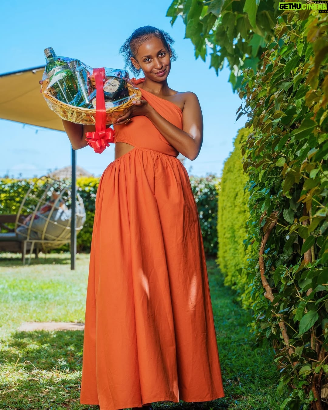 Sarah Hassan - 26K Likes - #ad Hello Valentineās Day ā¤ļø Flowers and a gift basket?šš¤ Yes, pleasešš½šš½
Whether youāre gifting your loved one or your friend @thebar.kenya has definitely got youā¤ļø And the deals they have going on right now are justš„š„š„ Happy Valentineās Day loveliesā¤ļø
#TheBarIsSet