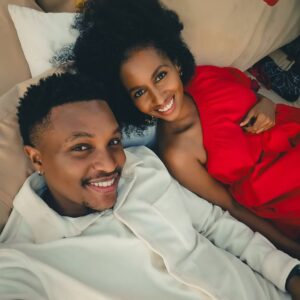 Sarah Hassan Instagram - We made a masterpiece ✨️ 

Family vacation is coming to Netflix on August 9th!! 

I really had a blast making this one and we can't wait for you all to see it - set your alarms now 🤗🤗

Photos captured by my Samsung Galaxy Fold 5 🙌🏾

#FamilyVacation #GalaxyFold5 #TalantaHela #FilmEmpowerment #AlfajiriProductions
#ShotOnSamsung #GalaxyZSeries