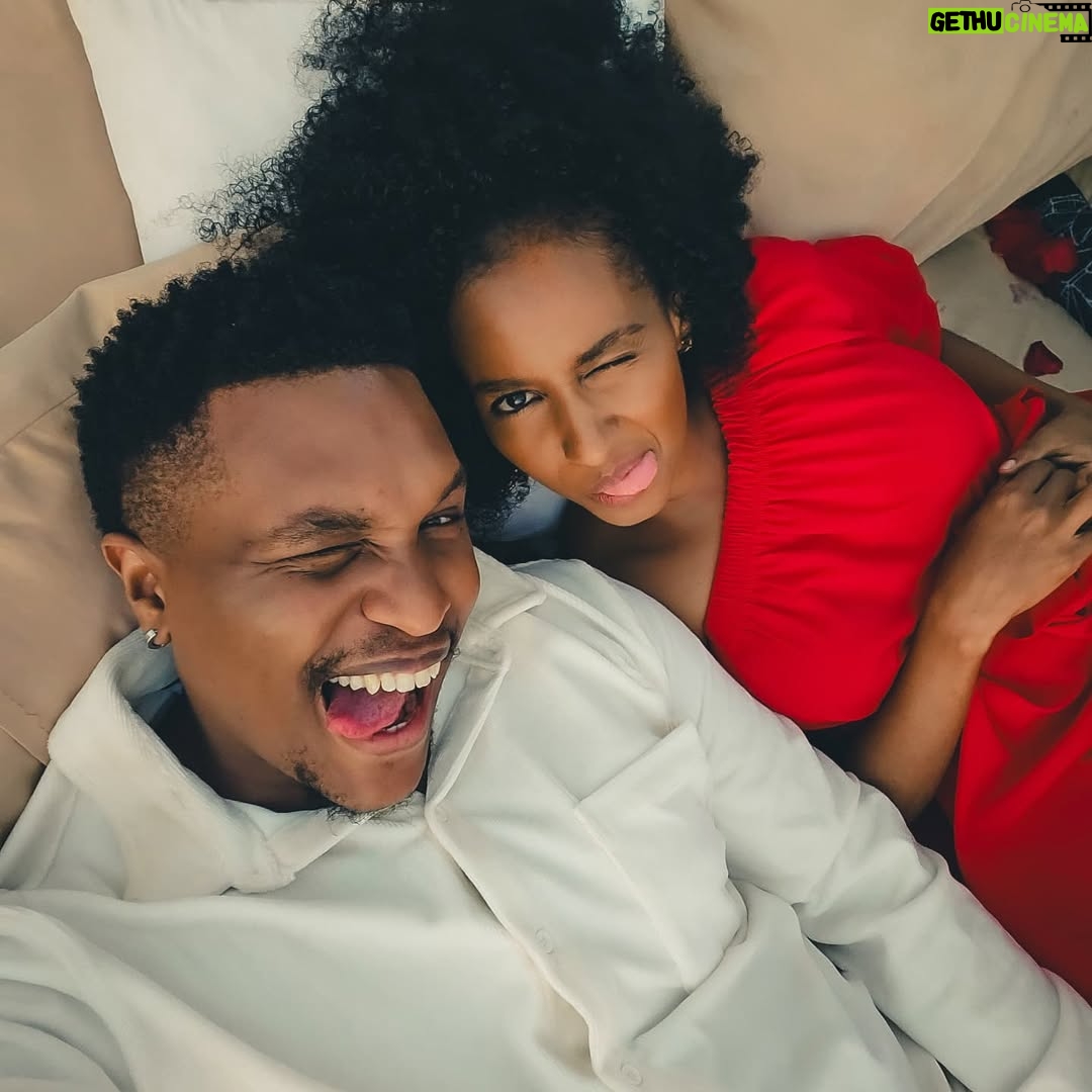 Sarah Hassan - 48.3K Likes - We made a masterpiece āØļø
Family vacation is coming to Netflix on August 9th!!
I really had a blast making this one and we can't wait for you all to see it - set your alarms now š¤š¤
Photos captured by my Samsung Galaxy Fold 5 šš¾
#FamilyVacation #GalaxyFold5 #TalantaHela #FilmEmpowerment #AlfajiriProductions
#ShotOnSamsung #GalaxyZSeries