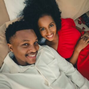 Sarah Hassan Instagram - We made a masterpiece ✨️ 

Family vacation is coming to Netflix on August 9th!! 

I really had a blast making this one and we can't wait for you all to see it - set your alarms now 🤗🤗

Photos captured by my Samsung Galaxy Fold 5 🙌🏾

#FamilyVacation #GalaxyFold5 #TalantaHela #FilmEmpowerment #AlfajiriProductions
#ShotOnSamsung #GalaxyZSeries