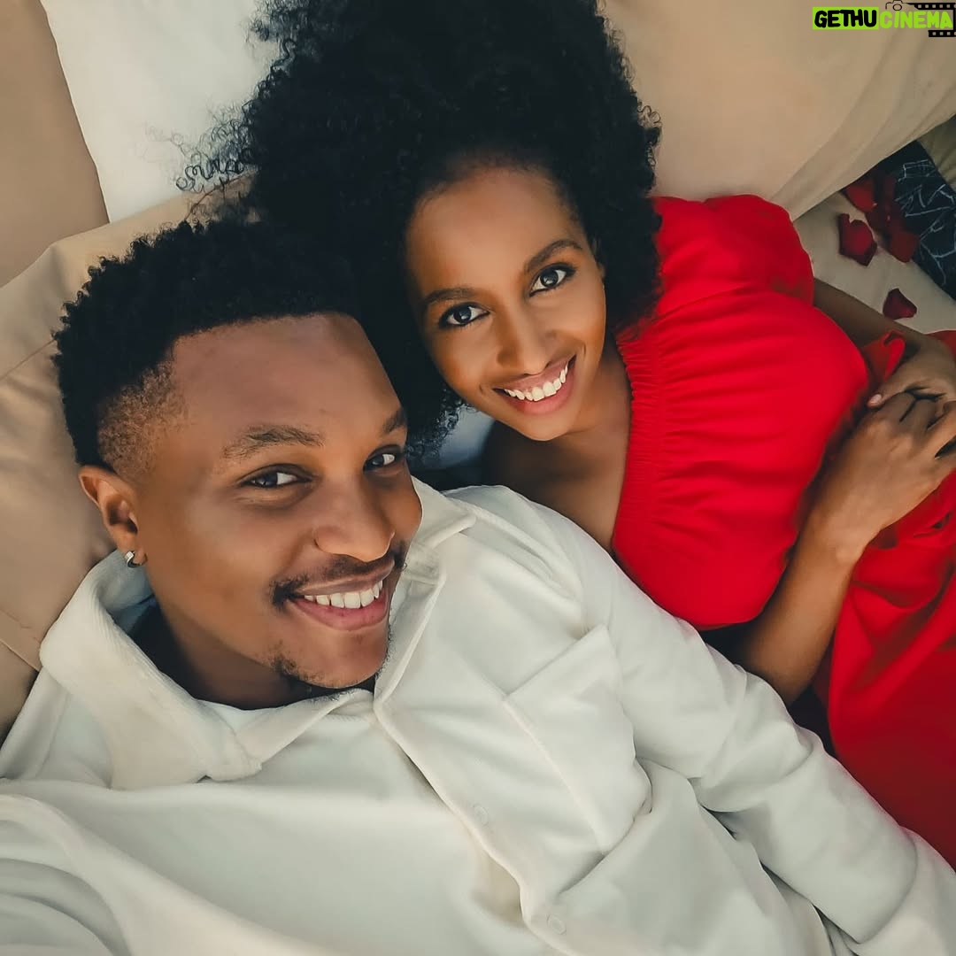 Sarah Hassan - 48.3K Likes - We made a masterpiece āØļø
Family vacation is coming to Netflix on August 9th!!
I really had a blast making this one and we can't wait for you all to see it - set your alarms now š¤š¤
Photos captured by my Samsung Galaxy Fold 5 šš¾
#FamilyVacation #GalaxyFold5 #TalantaHela #FilmEmpowerment #AlfajiriProductions
#ShotOnSamsung #GalaxyZSeries