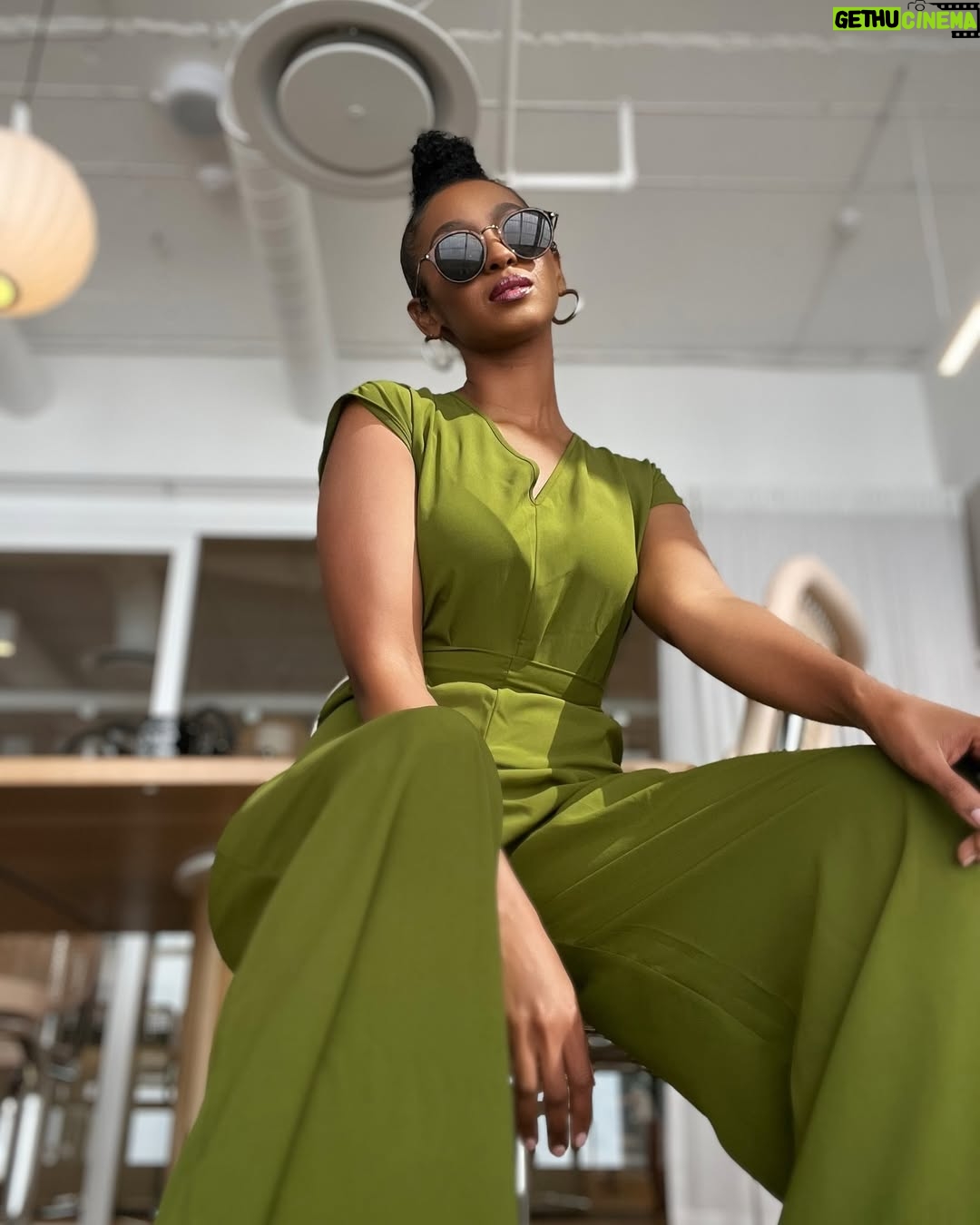 Sarah Hassan - 38.1K Likes - Couldnāt pick one so you get a fewš¤š«£š
Itās been such a fulfilling and incredible 5days in Jozi thanks to @africacreativeagency ā¤ļøš„¹ My heart is happy!!
š«š«š«
Face beatš by the talented @carolinegreeff š„°
Also, the lighting at the ACA offices is š„°šš¾ took the pics with the help of the 3sec timerš«£š¤