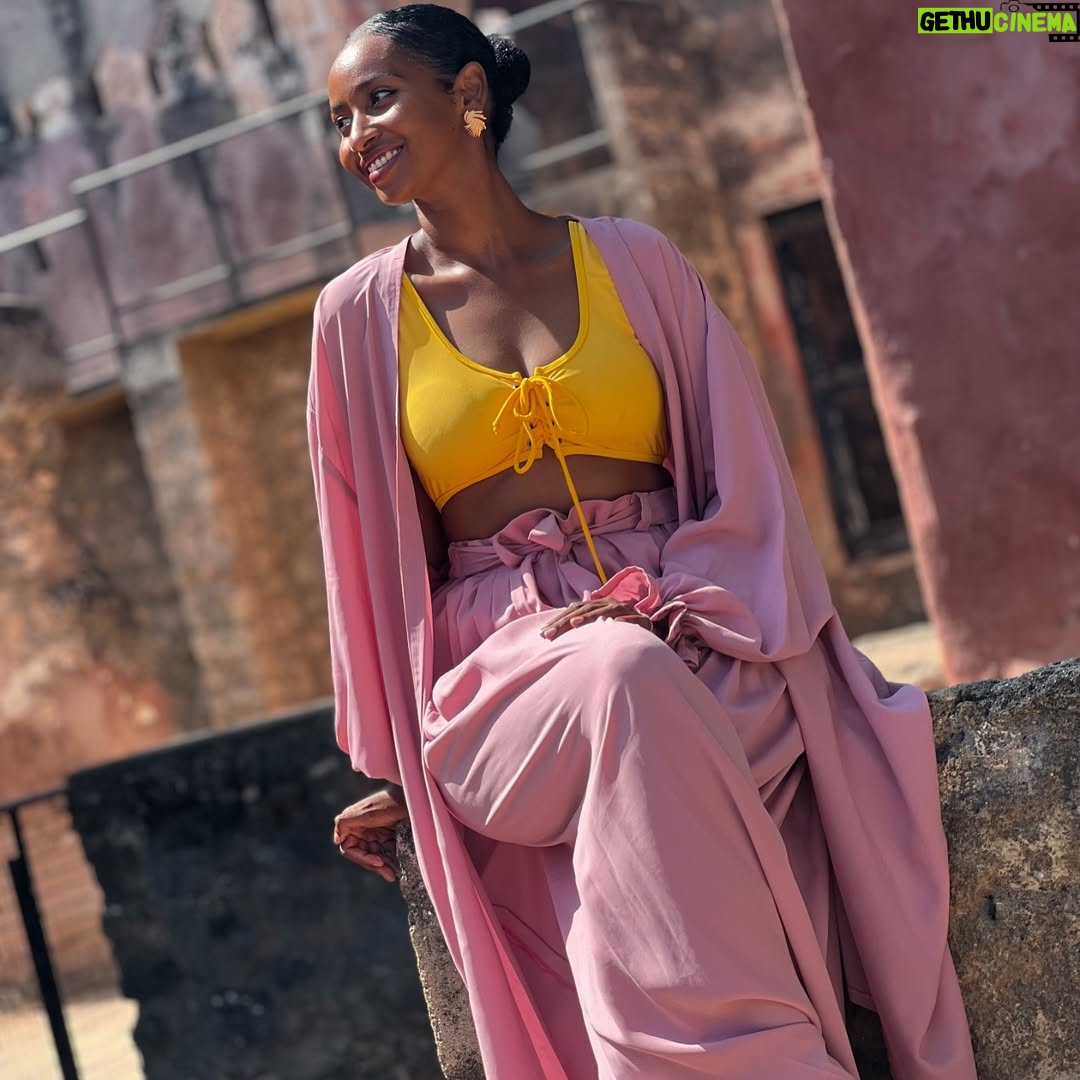 Sarah Hassan - 32.3K Likes - I can feel the beach, the good weatherāļø & the Kiswahili Sanifu that comes through when in the Coast trying to call meš¤šļøš«£š
š @fortjesusmombasa āØ