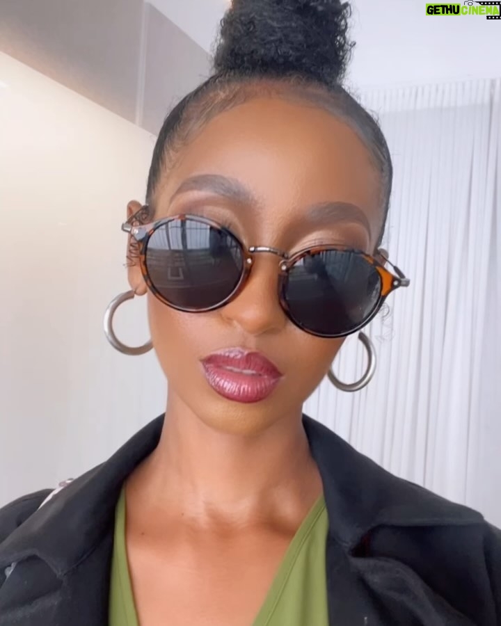 Sarah Hassan - 38.1K Likes - Couldnāt pick one so you get a fewš¤š«£š
Itās been such a fulfilling and incredible 5days in Jozi thanks to @africacreativeagency ā¤ļøš„¹ My heart is happy!!
š«š«š«
Face beatš by the talented @carolinegreeff š„°
Also, the lighting at the ACA offices is š„°šš¾ took the pics with the help of the 3sec timerš«£š¤