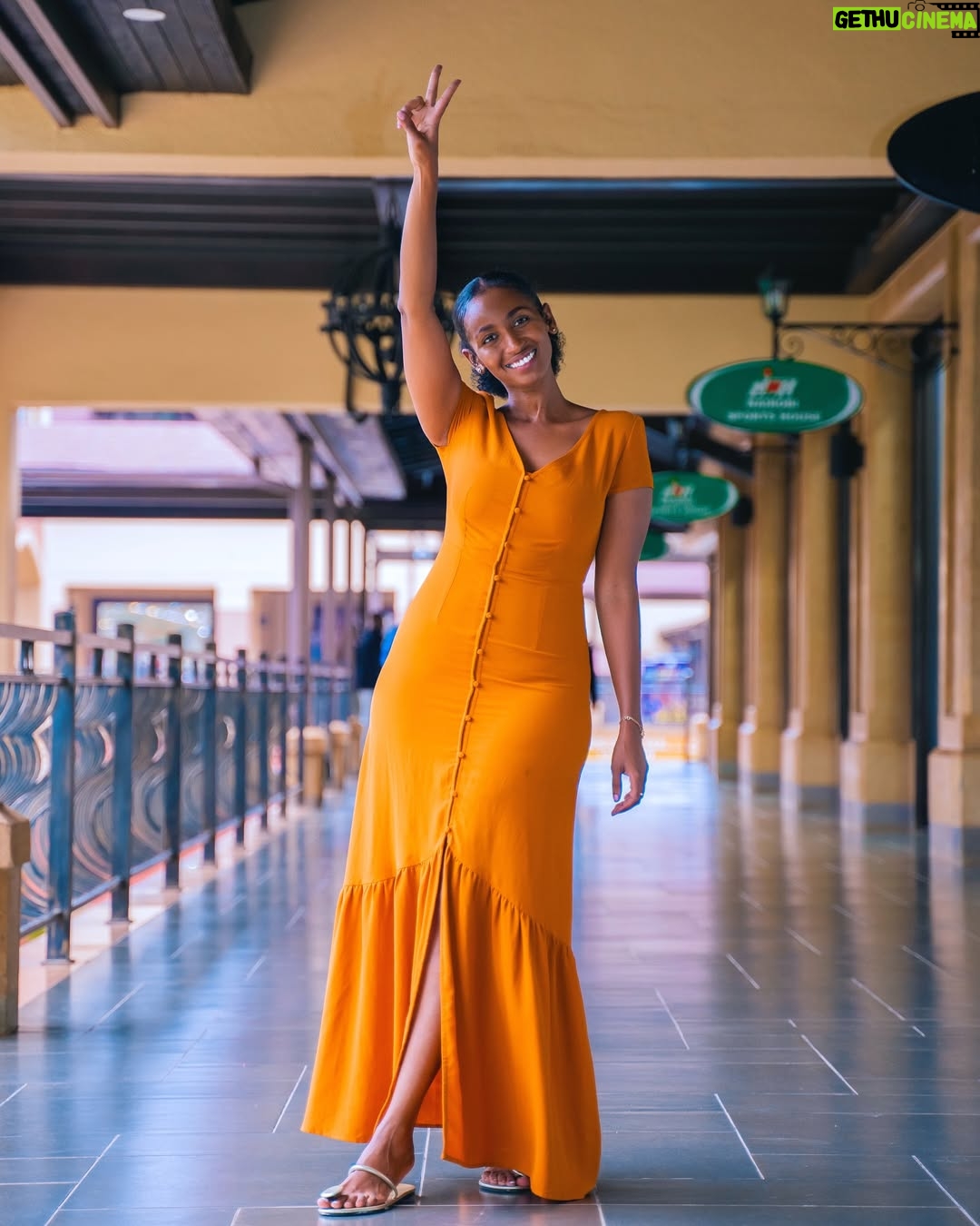 Sarah Hassan - 22.4K Likes - Wishing you an incredible and blessed week ahead loveliesā¤ļøā¤ļøā¤ļø
May it be filled with opportunities, great vibes, good health and joy š¤š #LoveAndLight š