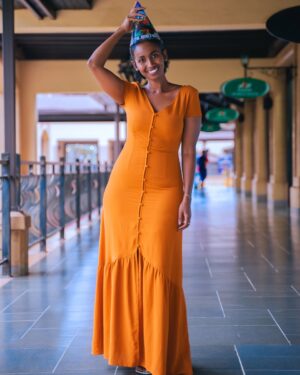 Sarah Hassan Instagram - Wishing you an incredible and blessed week ahead lovelies❤️❤️❤️
May it be filled with opportunities, great vibes, good health and joy 🤗💛 #LoveAndLight 💛