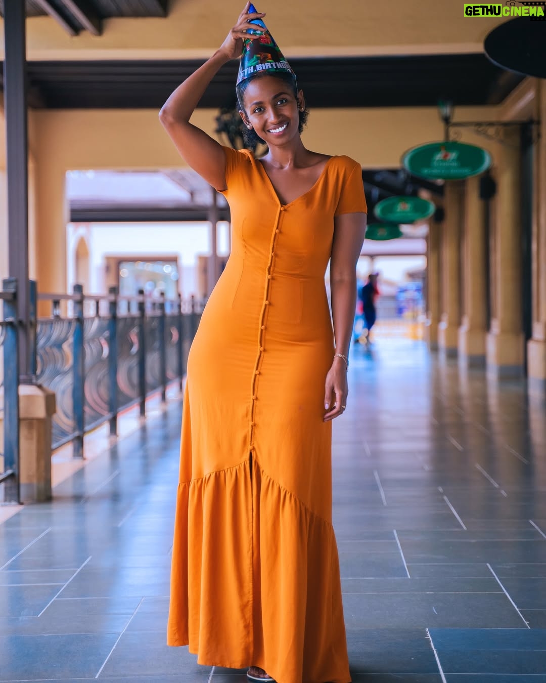 Sarah Hassan - 22.4K Likes - Wishing you an incredible and blessed week ahead loveliesā¤ļøā¤ļøā¤ļø
May it be filled with opportunities, great vibes, good health and joy š¤š #LoveAndLight š