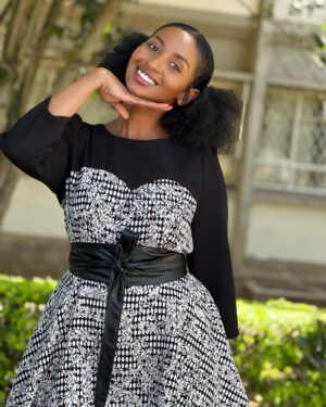 Sarah Hassan Instagram - 🦋 Nina Jaliwa 🦋

AKA “Kamum” 🤭

📸 @lizsonia_the_great 🤎
👗 @wanjikustephens 🤎