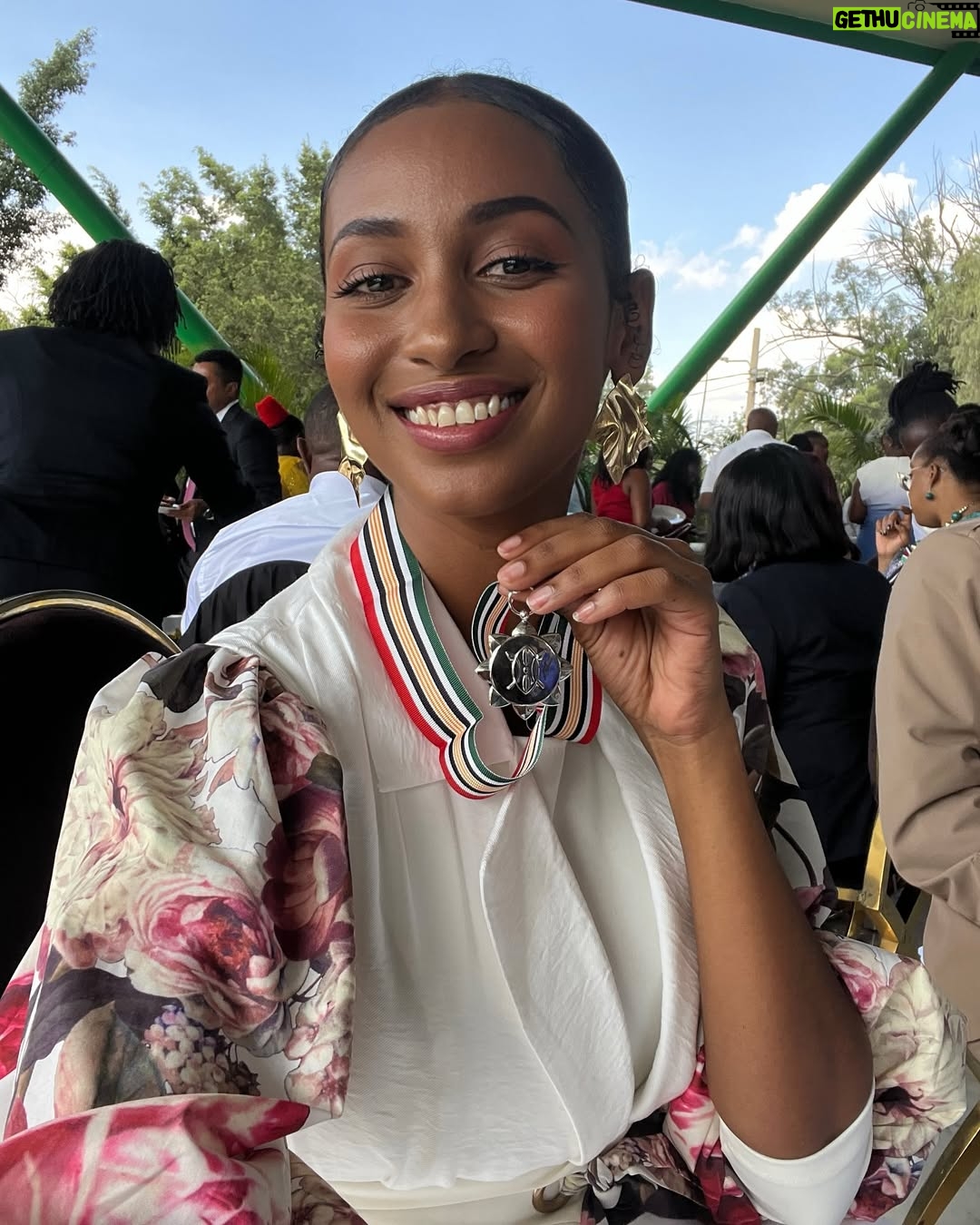Sarah Hassan - 33.6K Likes - Sarah Hassan OGW š„¹ā¤ļøš«¶
Truly honored to have been awarded the title, Order Of The Grand Warrior (OGW) by his excellency the president.
Thank you to each and everyone of you for always supporting meš„¹šā¤ļø To the producers, cast, crew, distributors, film/TV practitioners that Iāve worked with and continue to work with,I appreciate youšš¾š«¶
#OGW #NationalHonors
