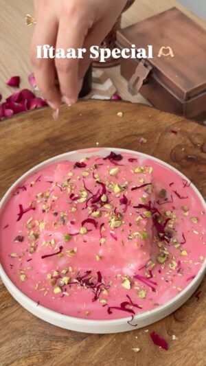 Sarah Hussain Instagram - Jumma Mubarak ✨ Aaj ki special iftaar recipe ke liye comment “ recipe “ ✨ 

#ZingyZest #Iftaar #Tasty #Iftaarrecipe