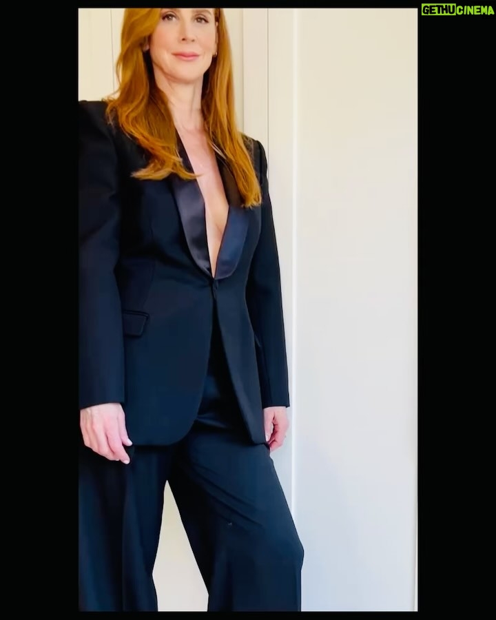 Sarah Rafferty - 113.4K Likes - Thank you for the girls night @thealist.us
🙏🏻
@wardrobe.nyc
@simongjewelry
@tamah_krinsky
@matthewstylist
#gwenstafani #clarins