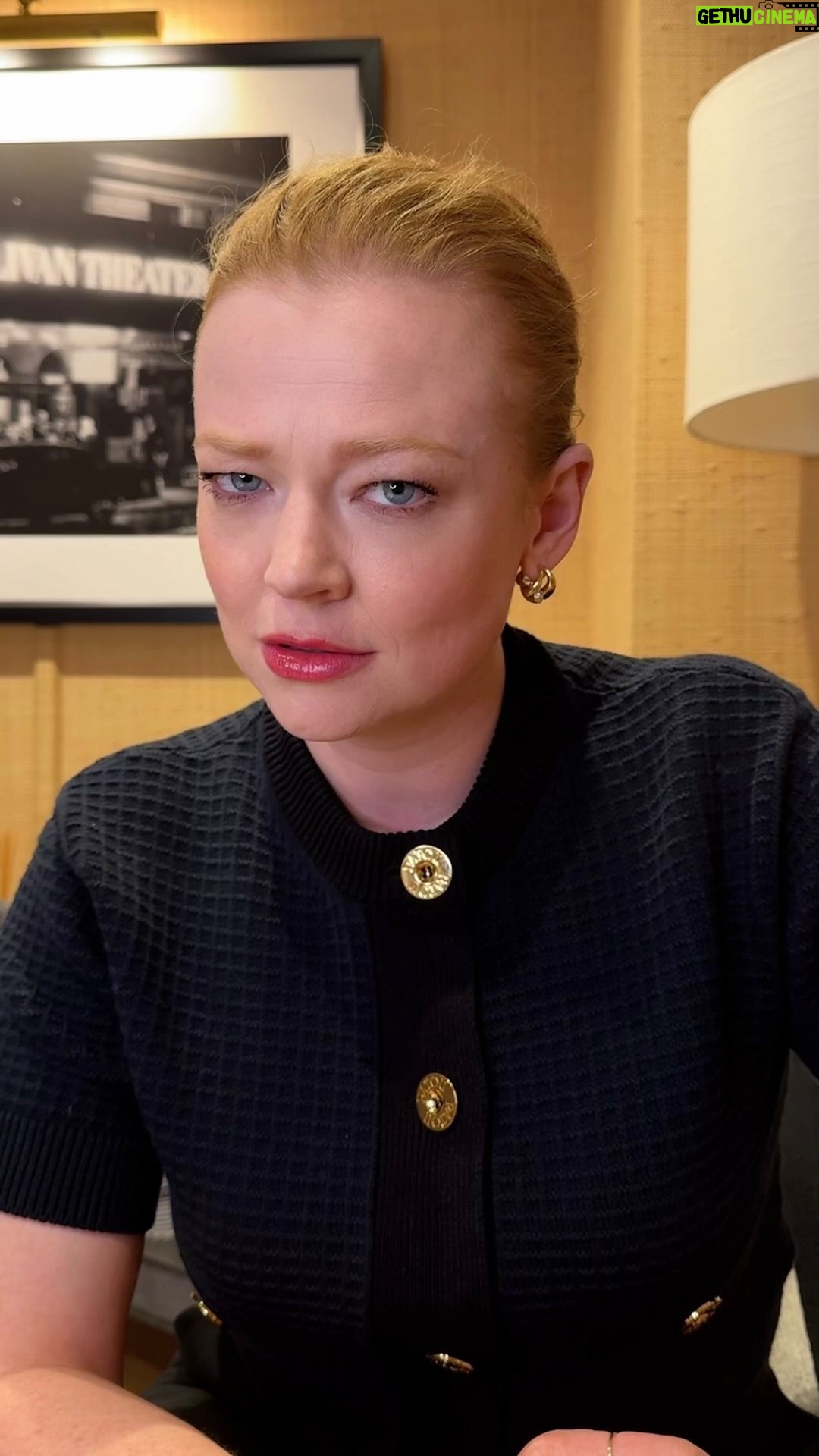 Sarah Snook - 8.5K Likes - Some @sarah_snook for the #Colbert soul... with a side of @succession.