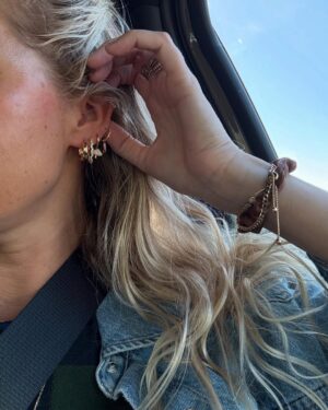 Sarah Wright Instagram - Sparks of joy!!!! ✨💫🙌🏻🤍